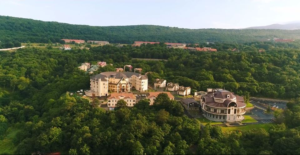 <<Մուլտի Ռեսթ Հաուս>>